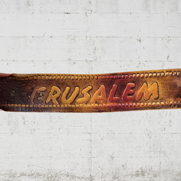 Vintage Jerusalem Pilgrim Tab Brown Embossed Leather Carved Brass Buckle Belt - Picture 3 of 5